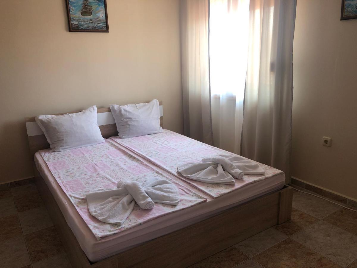 Stoyko'S Guest House Pomorie Exterior foto